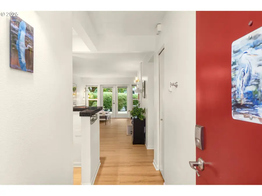 4980 S Landing Dr #102, Portland, OR 97239 - Image #3