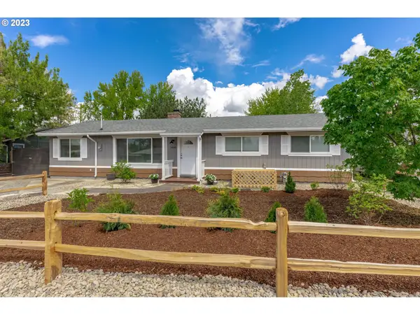 1460 Brookdale Ave, Medford, OR 97504