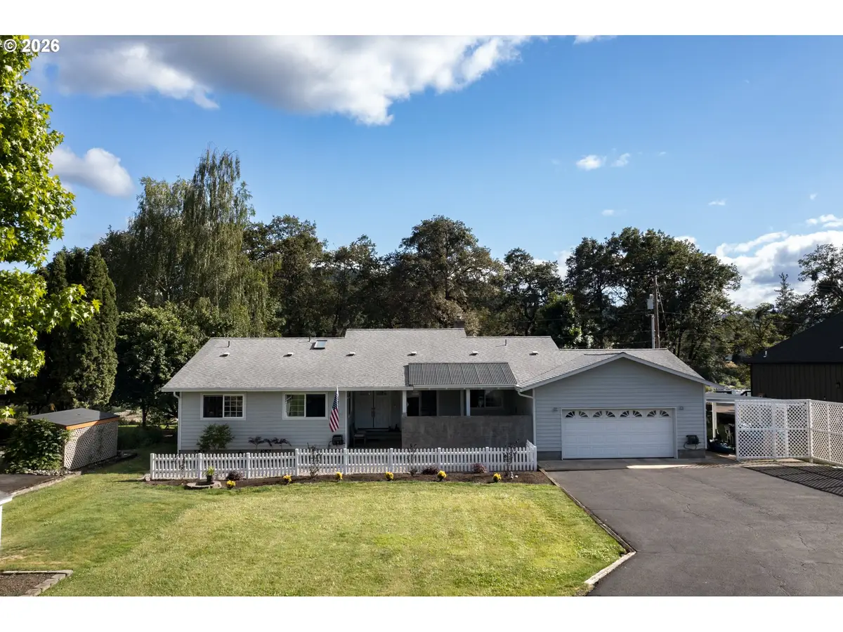 200 Rivershore Dr, Roseburg, OR 97470 - #1