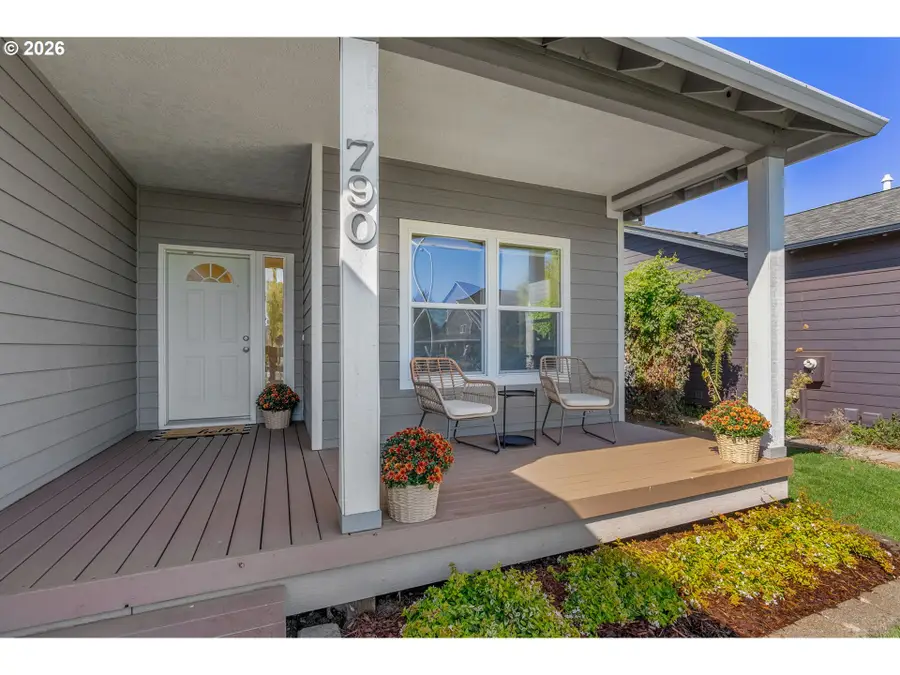 790 Henderson Rd, Hood River, OR 97031 - #3