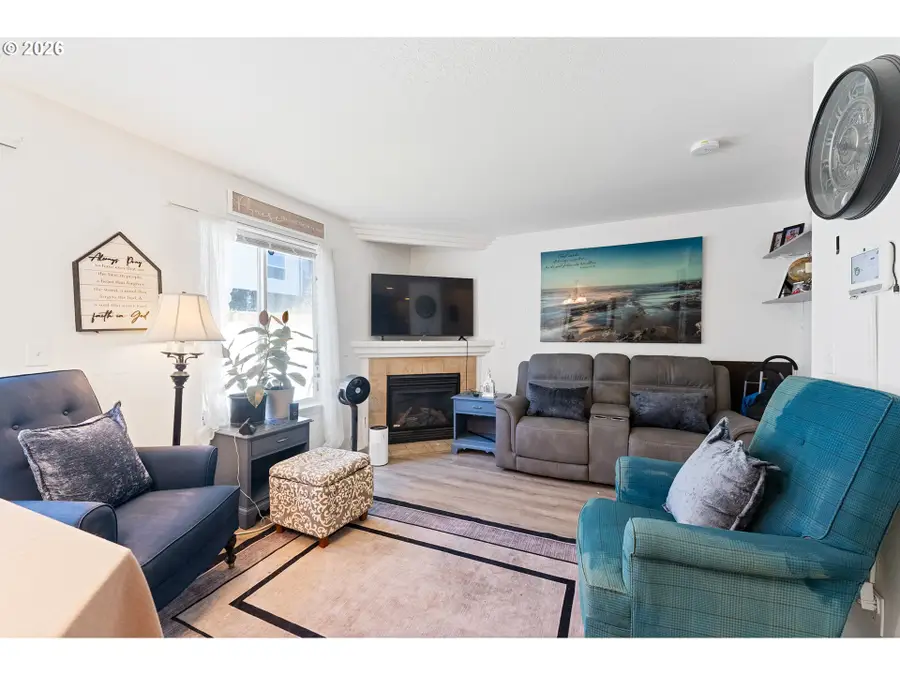 83 SE 176th Pl, Portland, OR 97233 - #2