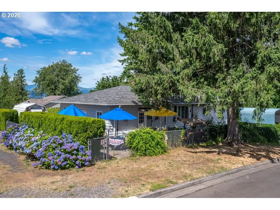 446 SE Kibling St, Troutdale, OR 97060 - #2