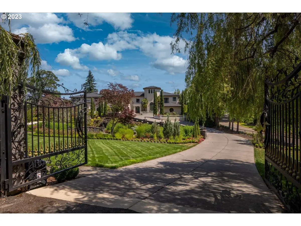 12850 S Fielding Rd, Lake Oswego, OR 97034 - Image #1