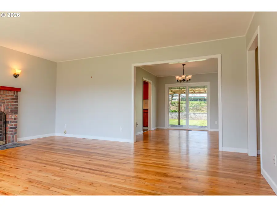 590 SE Conyers St, Clatskanie, OR 97016 - #2