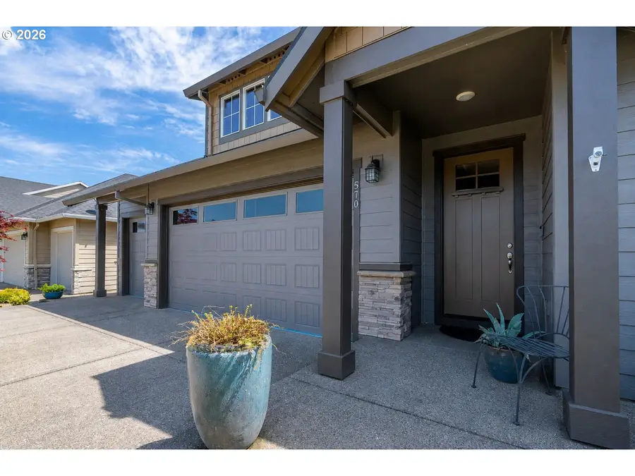 570 SE Cooper St, Dallas, OR 97338 - #2