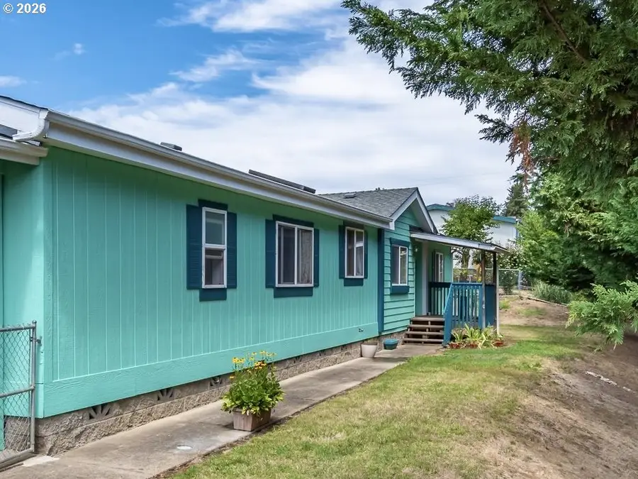 135 Light Ct, Roseburg, OR 97471 - #2