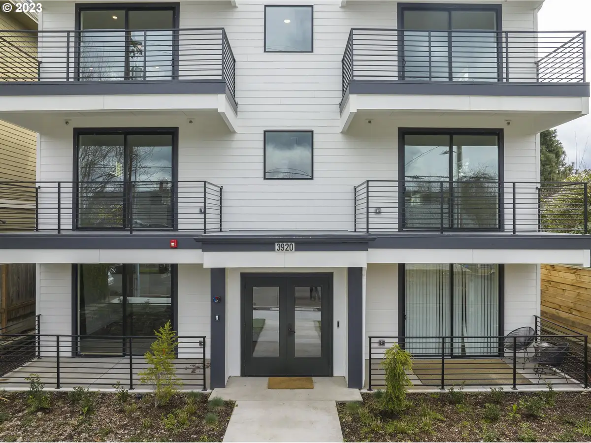 3920 N Montana Ave #301, Portland, OR 97227 - Image #1