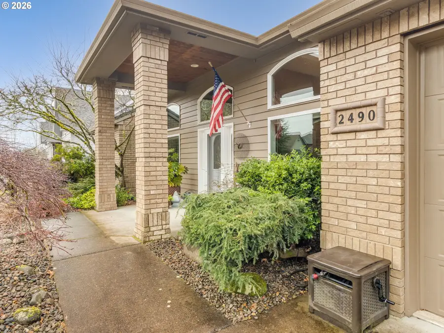 2490 NW Horizon Dr, McMinnville, OR 97128 - #2