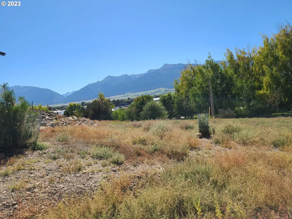 104 NW Claire St #3, Enterprise, OR 97828 - Image #1