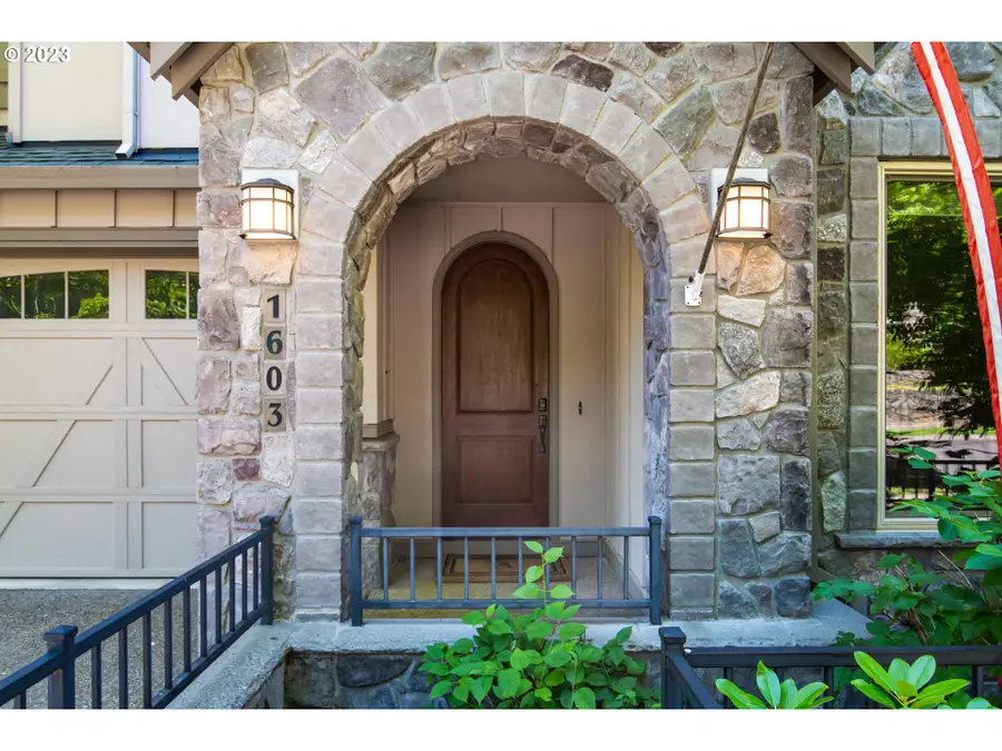 1603 SW Joshua St, Portland, OR 97219 - Image #2