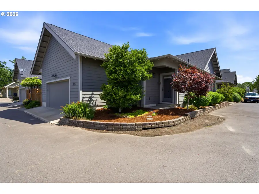 986 Berkeley Ln, Monmouth, OR 97361 - #3