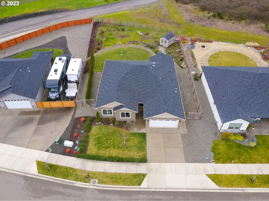 739 Pebble Crk St, Sutherlin, OR 97479 - Image #3