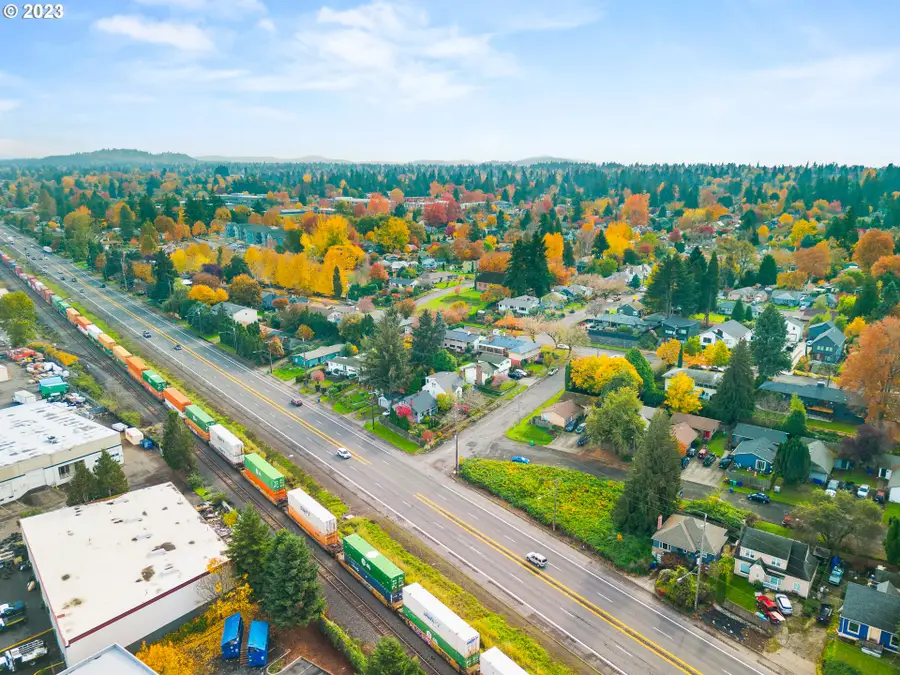 2045/2105 NE Buffalo St, Portland, OR 97035 - Image #3