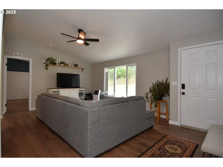 3651 S Old Pacific Hwy, Kelso, WA 98626 - Image #3