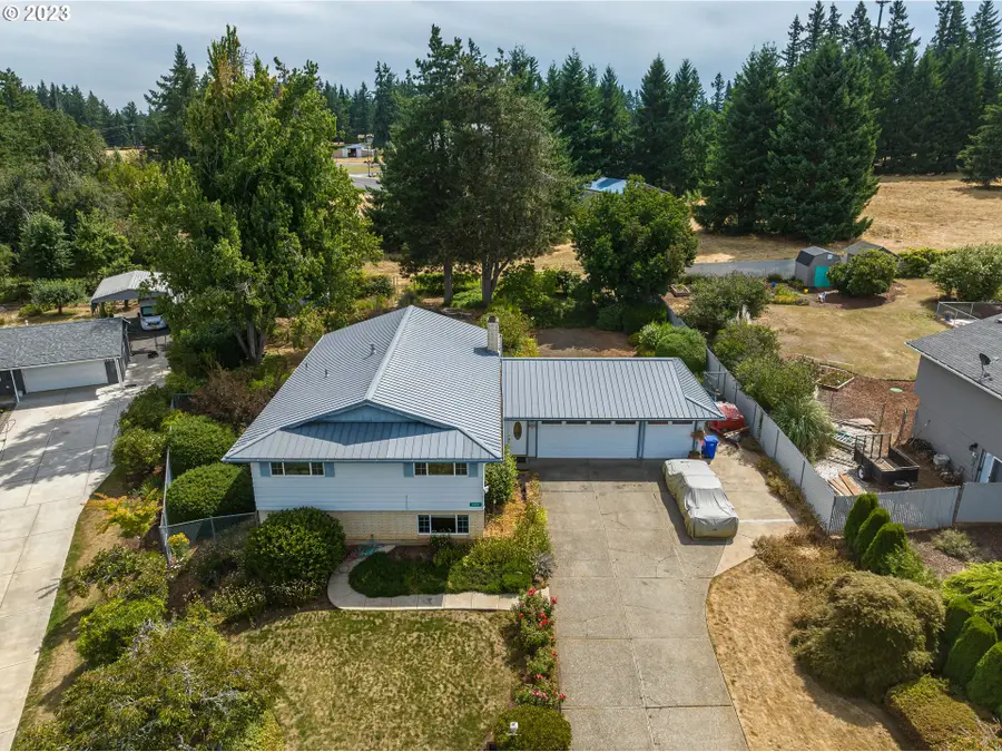 15821 S Wilshire Cir, Oregon City, OR 97045 - Image #2