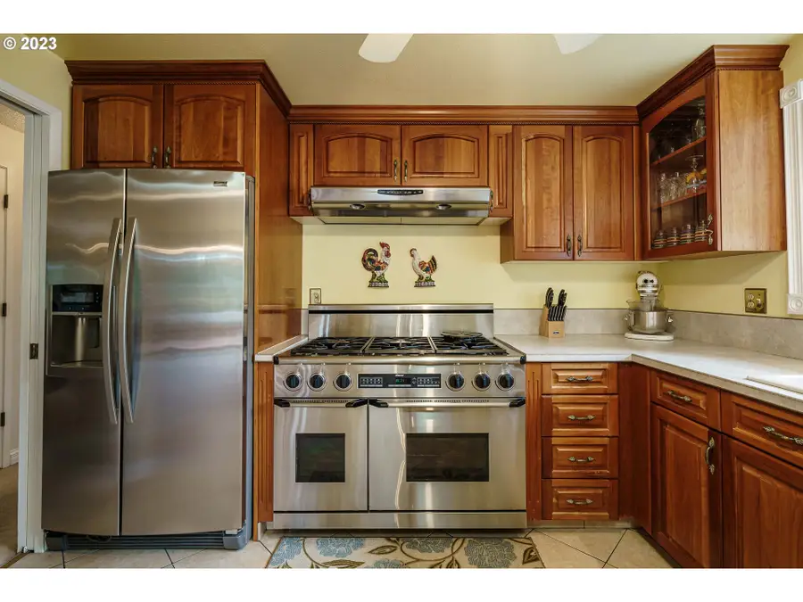 15821 S Wilshire Cir, Oregon City, OR 97045 - Image #3