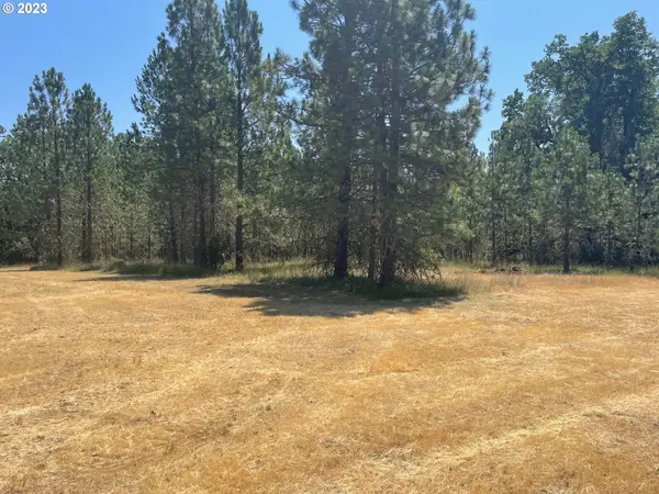 Sanford Rd, Eugene, OR 97402