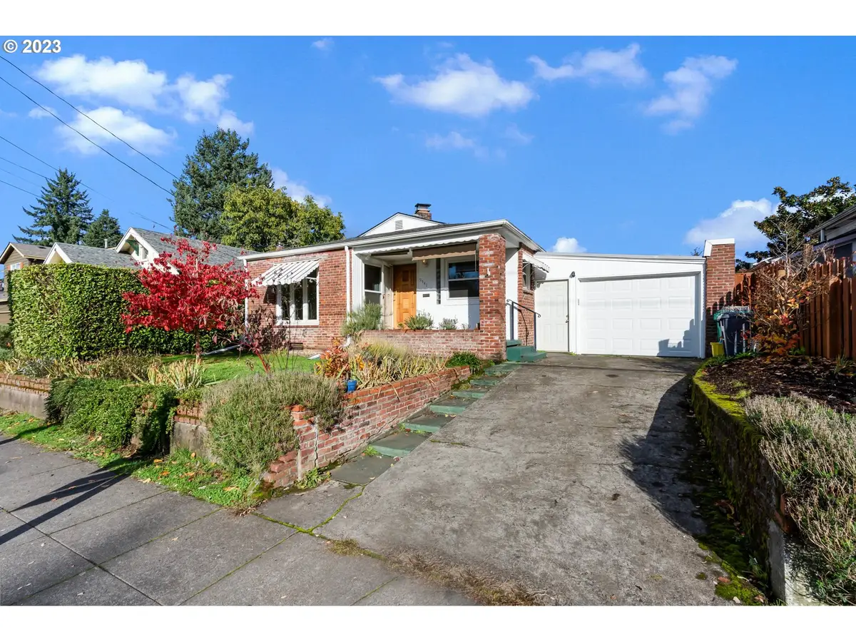 9541 N Syracuse St, Portland, OR 97203 - Image #1