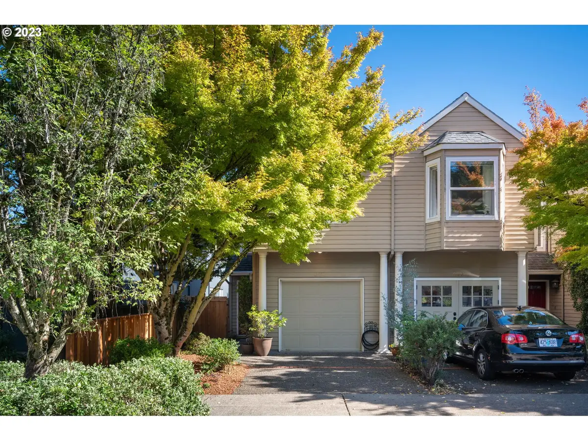 6018 S Hood Ave, Portland, OR 97239 - Image #1