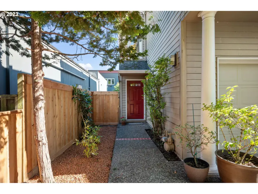 6018 S Hood Ave, Portland, OR 97239 - Image #3