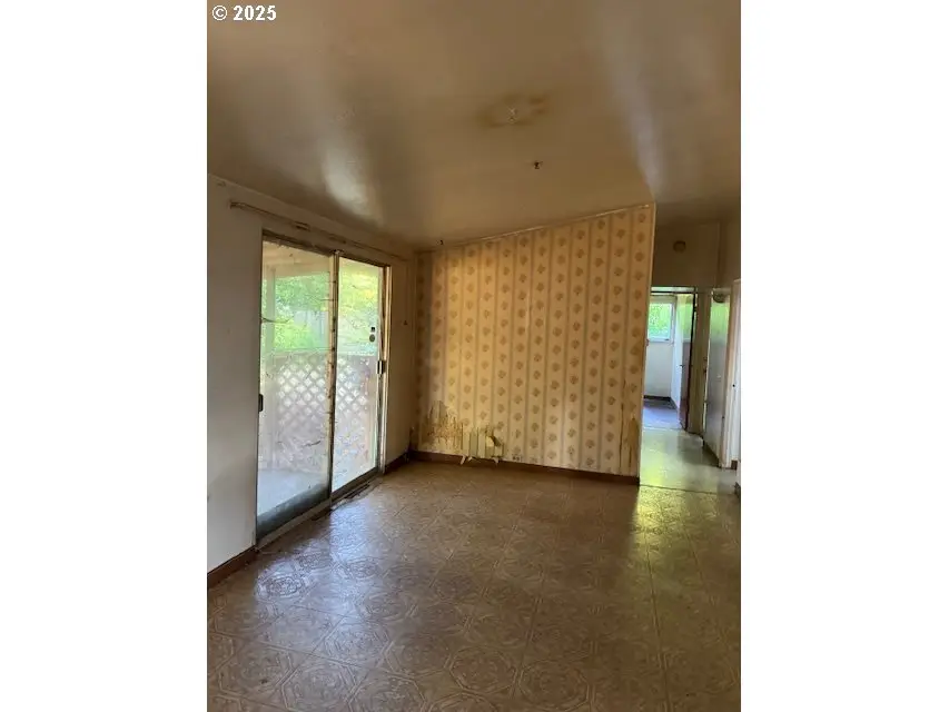 1038 President St, Eugene, OR 97401 - Image #2