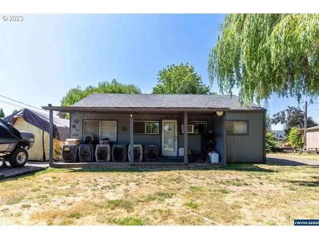 1011 F St, Lebanon, OR 97355 - Image #1