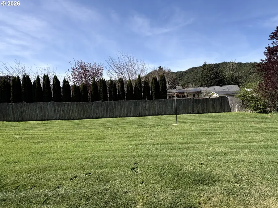747 Evergreen Loop, Reedsport, OR 97467 - #3