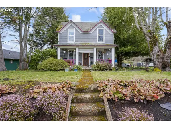 1128 S 4th St, CottageGrove, OR 97424