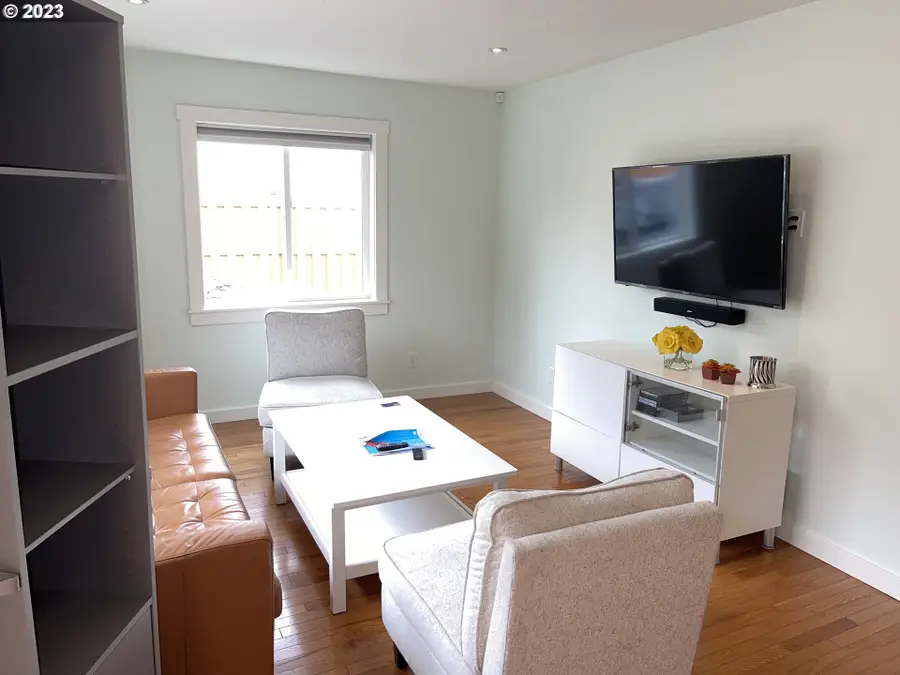 3319 SE 52nd Ave, Portland, OR 97206 - Image #3