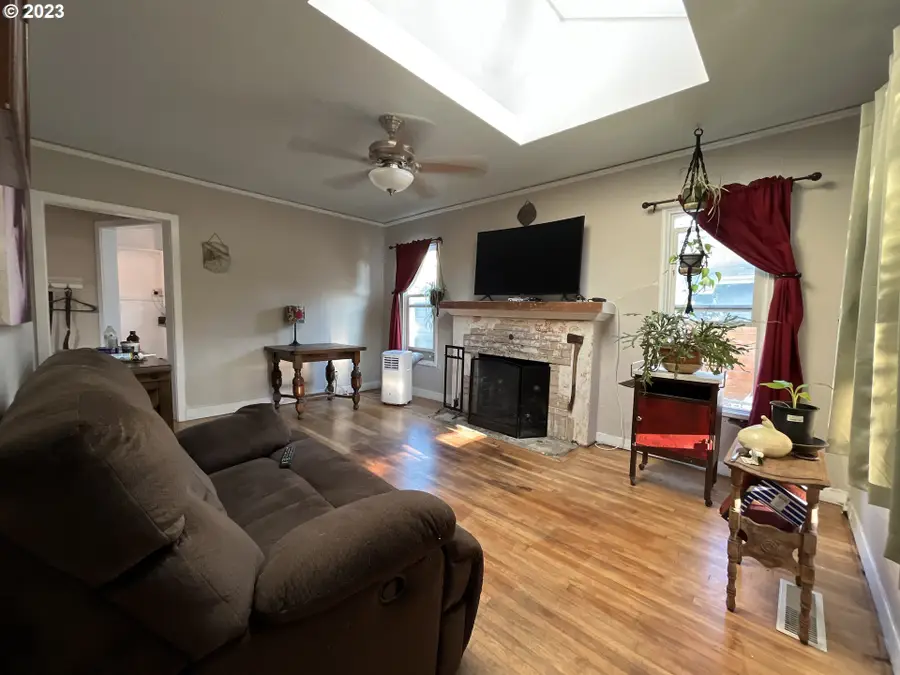 930 14th St, Salem, OR 97301 - Image #2