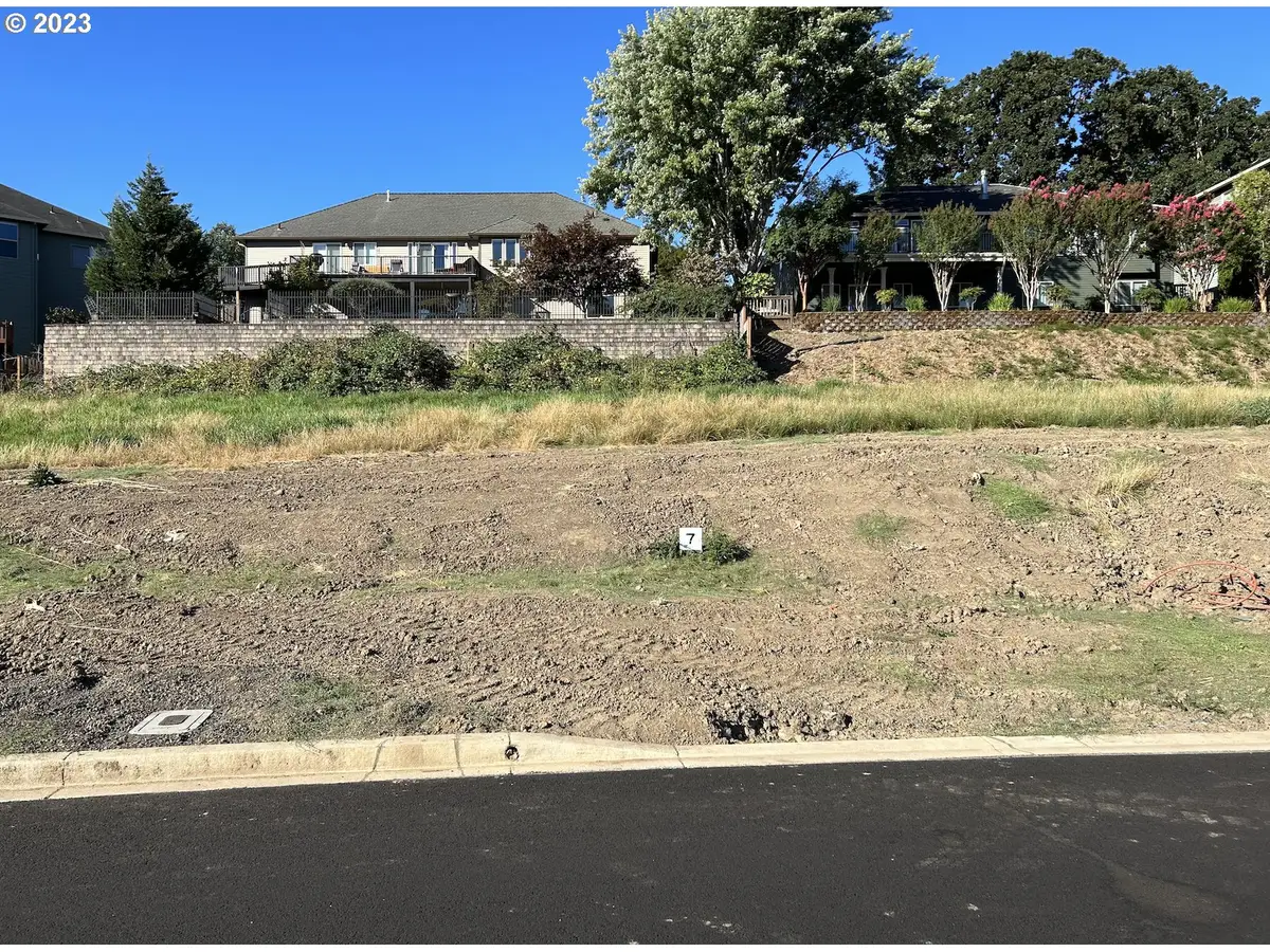 2751 NW Pinehurst Dr #07, McMinnville, OR 97128 - Image #1