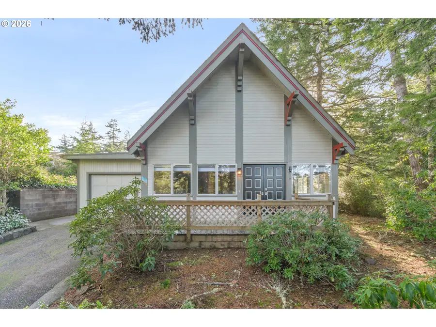 1310 Mulberry Ln, Florence, OR 97439 - Image #2