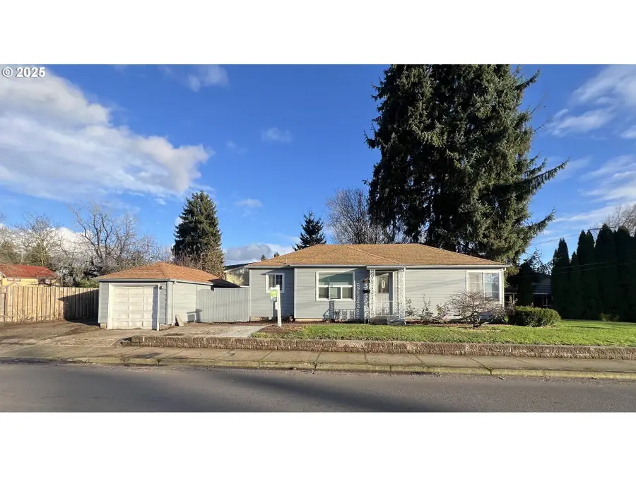 624 N Settlemier Ave, Woodburn, OR 97071 - Image #2