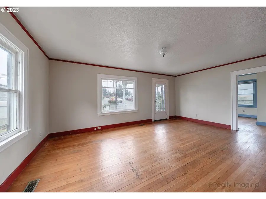 38525 Pleasant St, Sandy, OR 97055 - Image #2