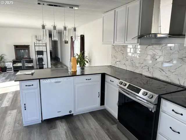 525 S 6th St #4, Harrisburg, OR 97446 - Image #3