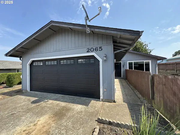 2065 Hayes St, NorthBend, OR 97459