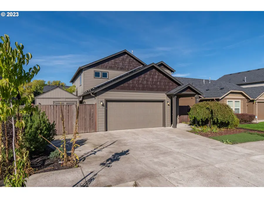 1879 Adelman Loop, Eugene, OR 97402 - Image #2