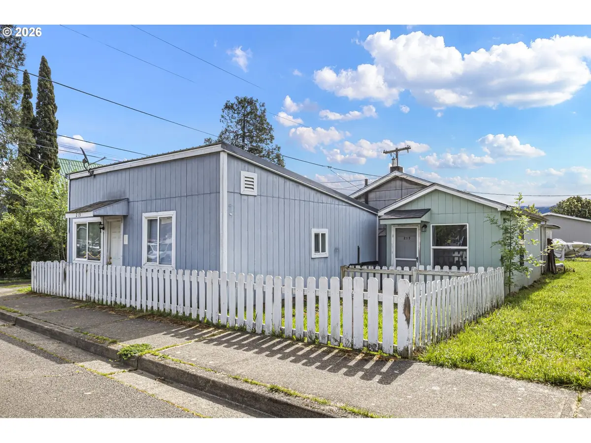 215 E 2nd Ave, Riddle, OR 97469 - #1