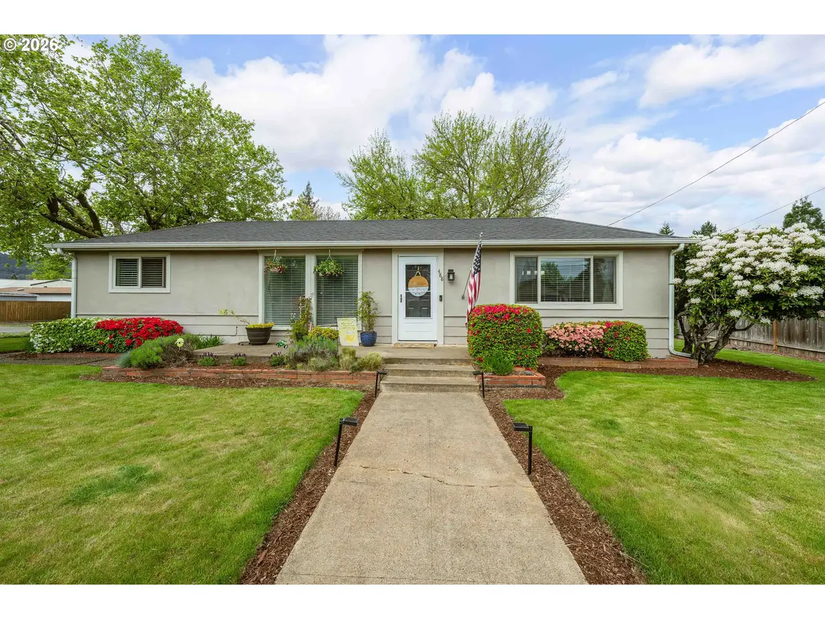 488 W Broccoli St, Roseburg, OR 97471 - #1