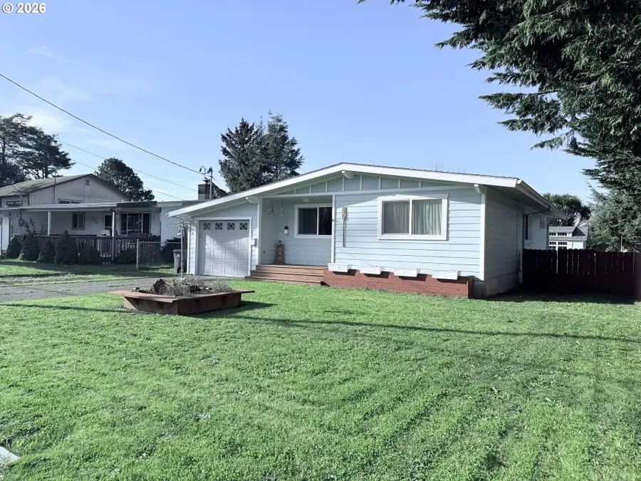 370 N Wall St, Coos Bay, OR 97420 - Image #2
