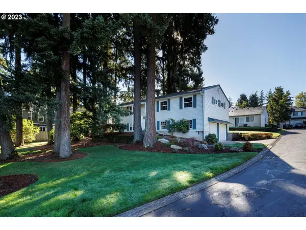 9410 SW Manchester Pl, Beaverton, OR 97007