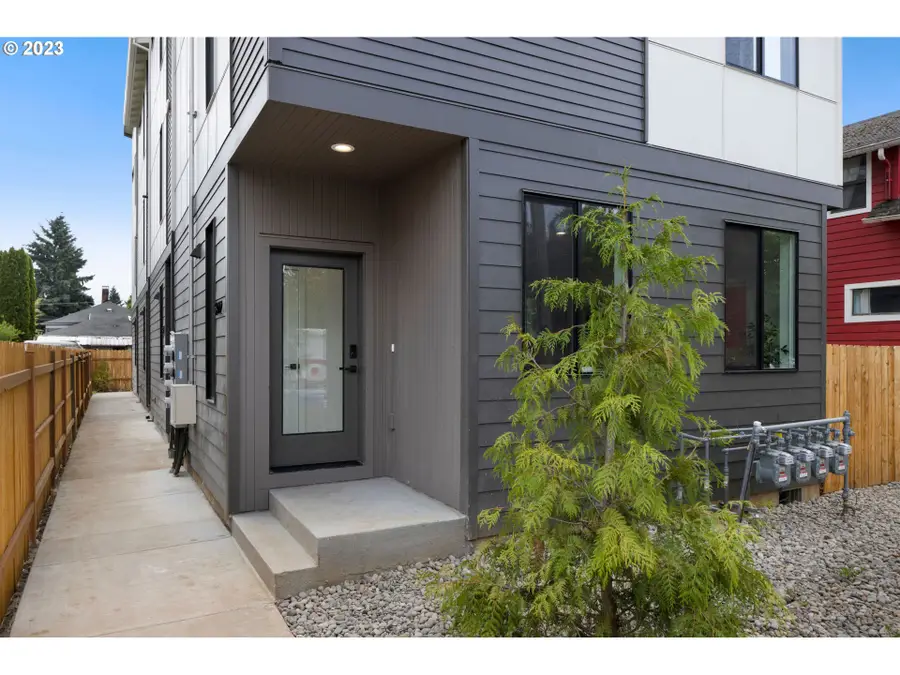 5926 N Michigan Ave, Portland, OR 97217 - Image #2