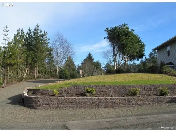 30508 K Pl, OceanPark, WA 98640