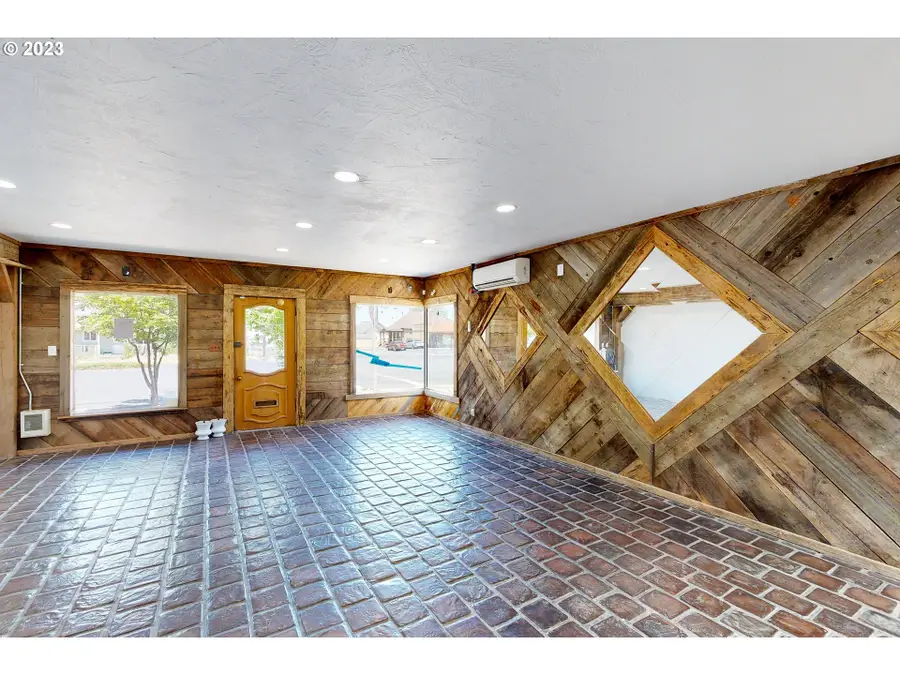 101 W Broadway Ave, Milton Freewater, OR 97862 - Image #3