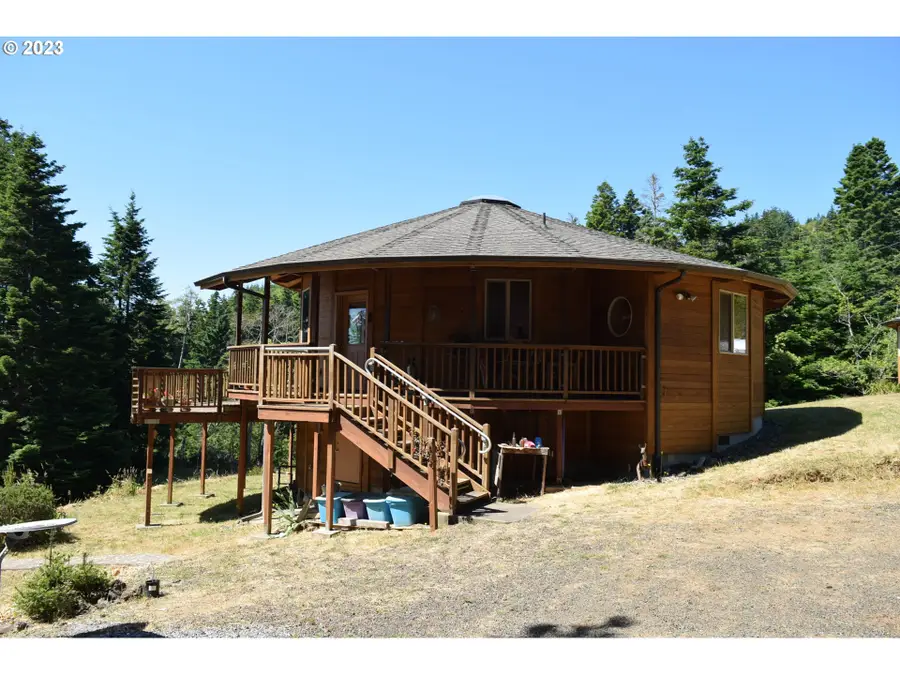 35606 Coy Creek Rd, Gold Beach, OR 97444 - Image #2