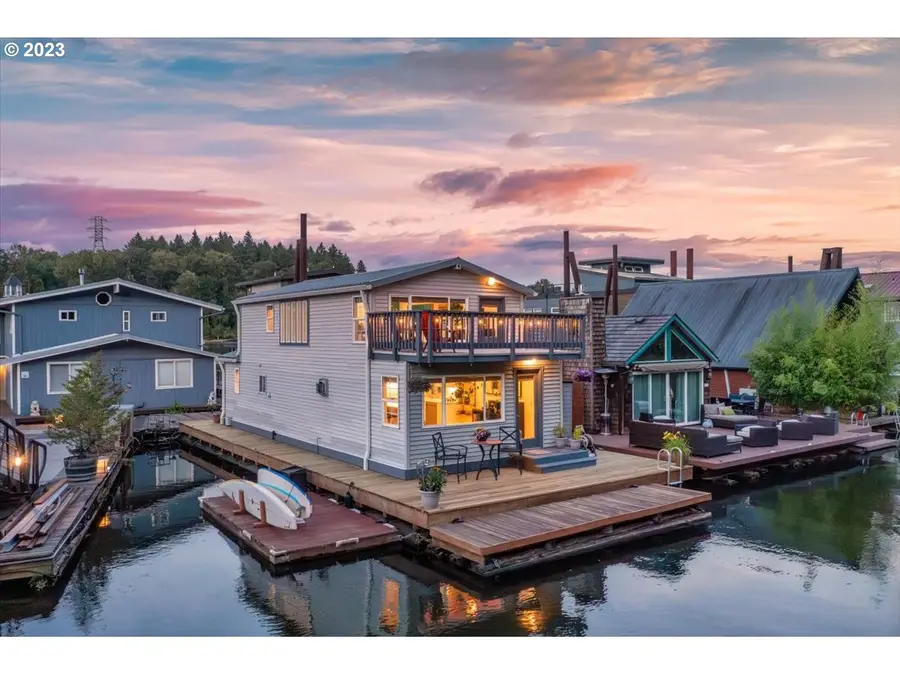 7720 S Macadam Ave #10, Portland, OR 97219 - Image #2