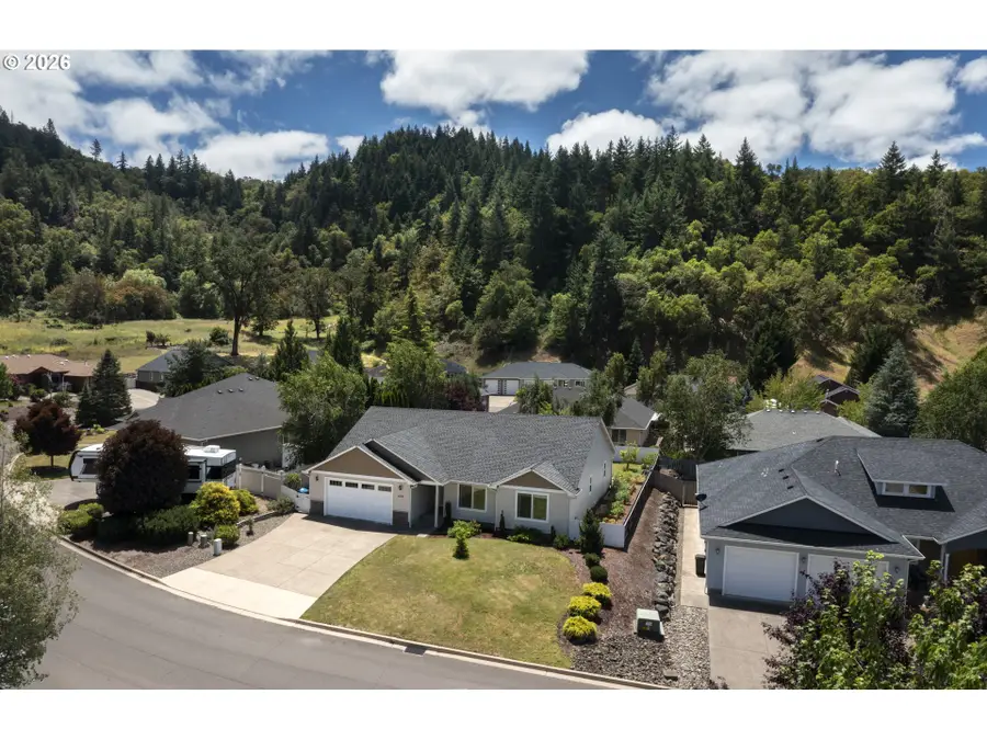 422 Oak Valley Loop, Winchester, OR 97495 - #2