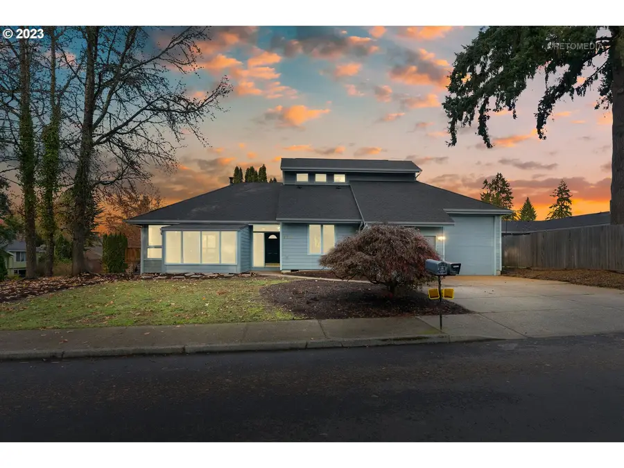 725 NW Darnielle St, Hillsboro, OR 97124 - Image #2