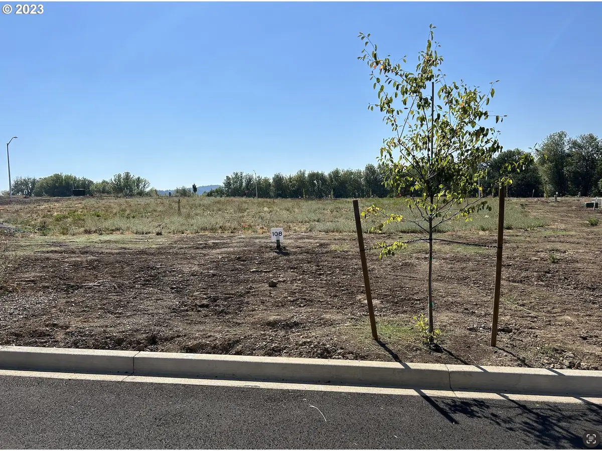 1536 NW Pinehurst Dr #108, McMinnville, OR 97128 - Image #1