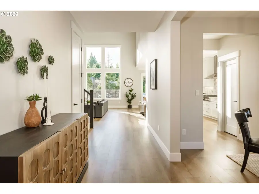 5983 SW River Rd, Hillsboro, OR 97123 - Image #2